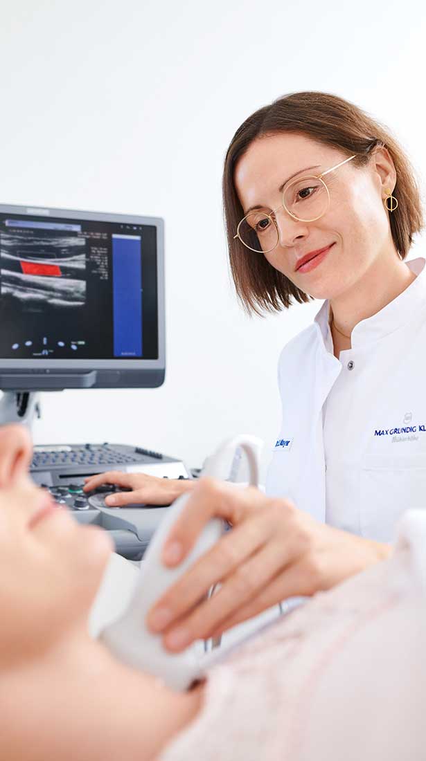 Ultraschalluntersuchung im Check-up-Zentrum der Max Grundig Klinik
